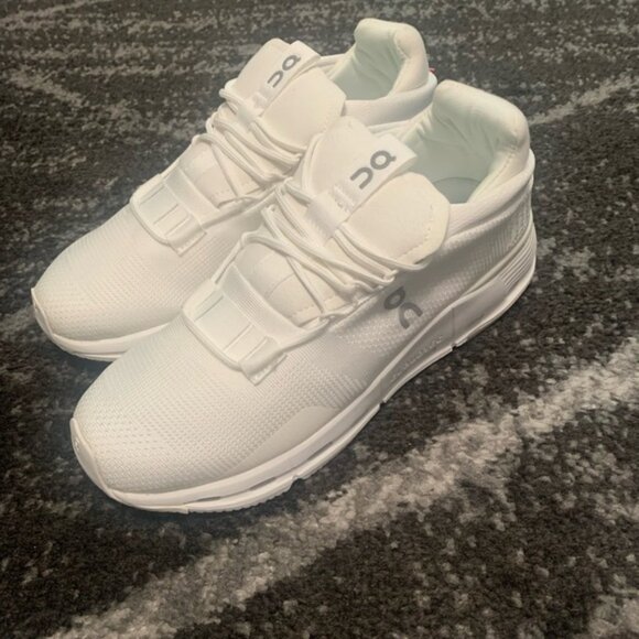 On Running Cloud Nova Women’s Running shoes size 5, 6 - Picture 2 of 6